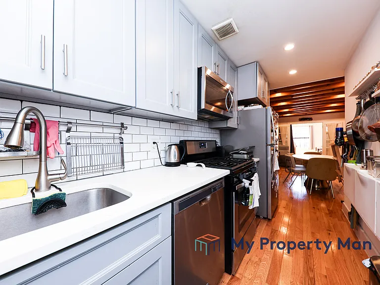 753 Monroe St #1 — Photo 4
