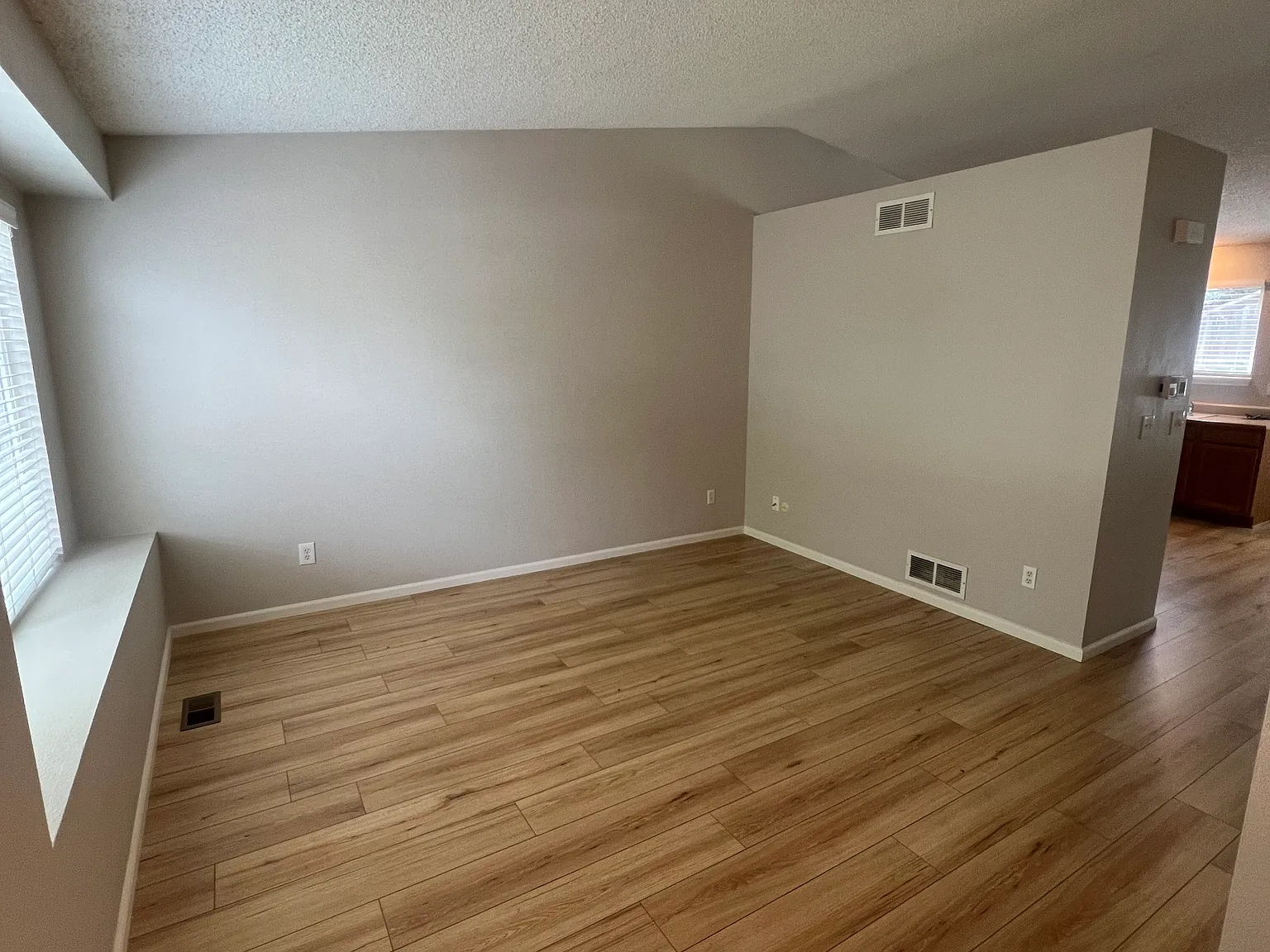 9880 Castle Ridge Circle — Photo 3