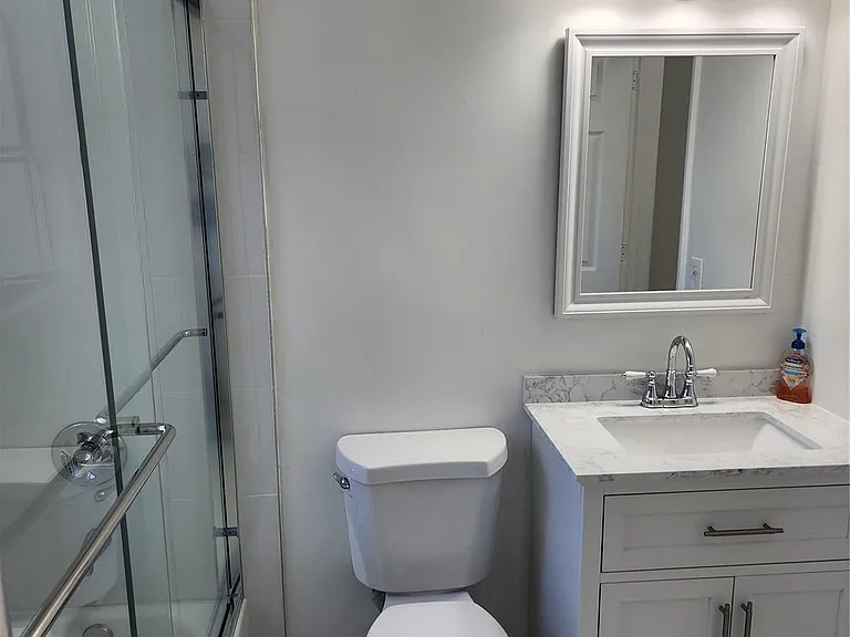 320 NW 4th Ave #1 — Photo 14