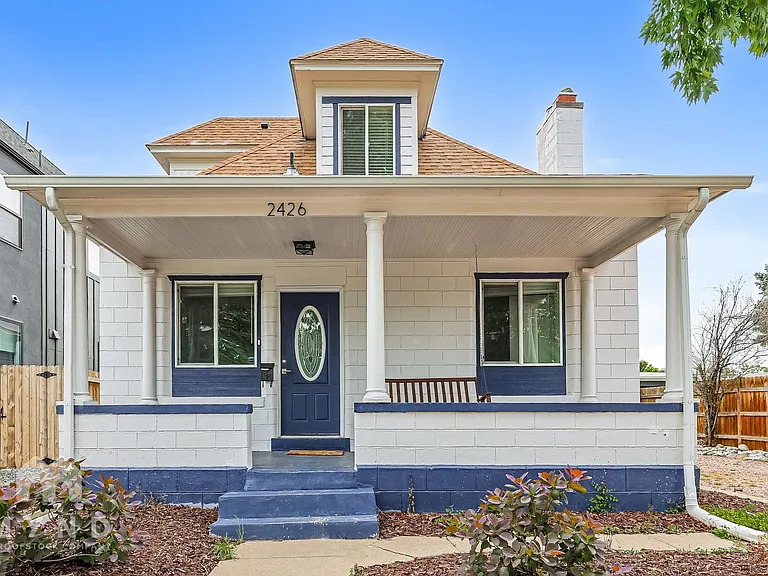 2426 S Acoma St — Photo 1