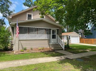 322 S Center St, Howell, MI 48843