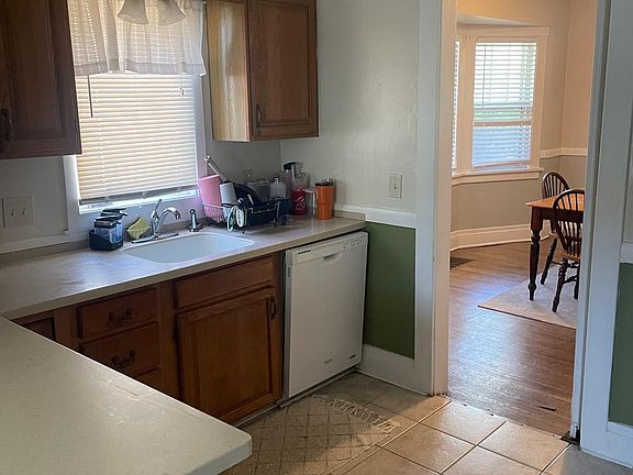 Kitchen with dishwasher