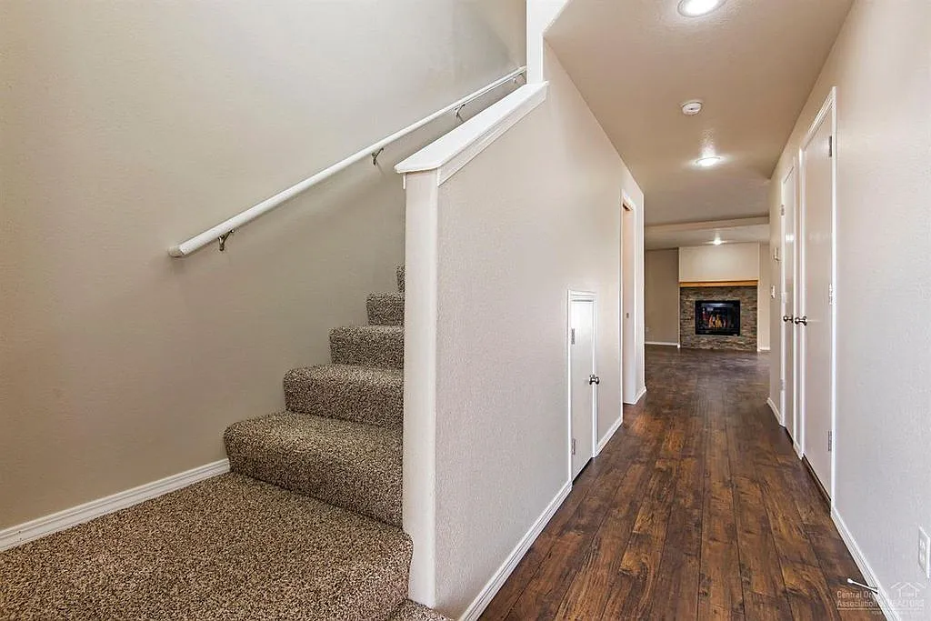 Redmond Townhome — Photo 2
