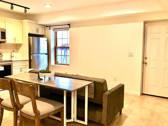 5th image of 43 Giles Ave Floor 1