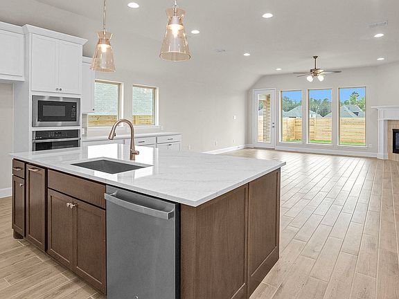 3rd image of 9031 Babbling Brook Dr