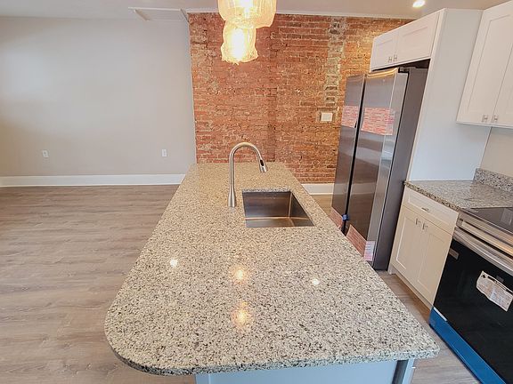 4th image of 5015 Detroit Ave #2