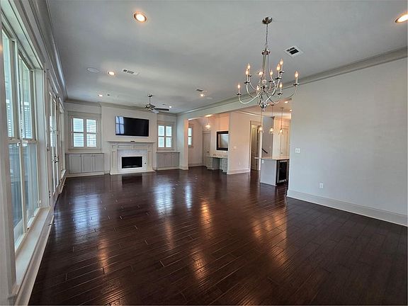 5th image of 215 22nd St