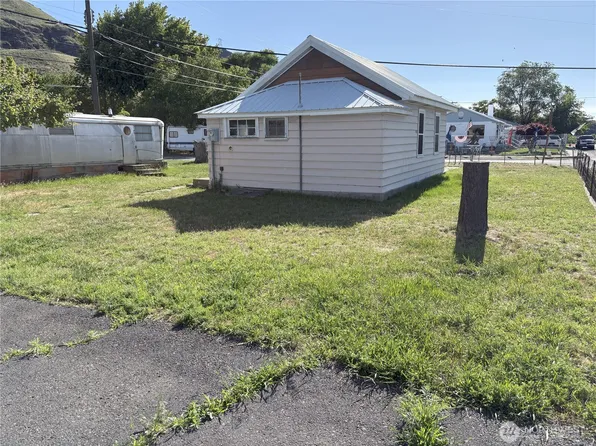 302 Roosevelt, Grand Coulee, WA 99133