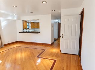 1942 W Melrose St #1, Chicago, IL 60657