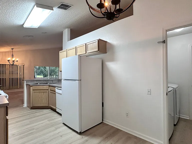 1709 Pine Bay Dr — Photo 4
