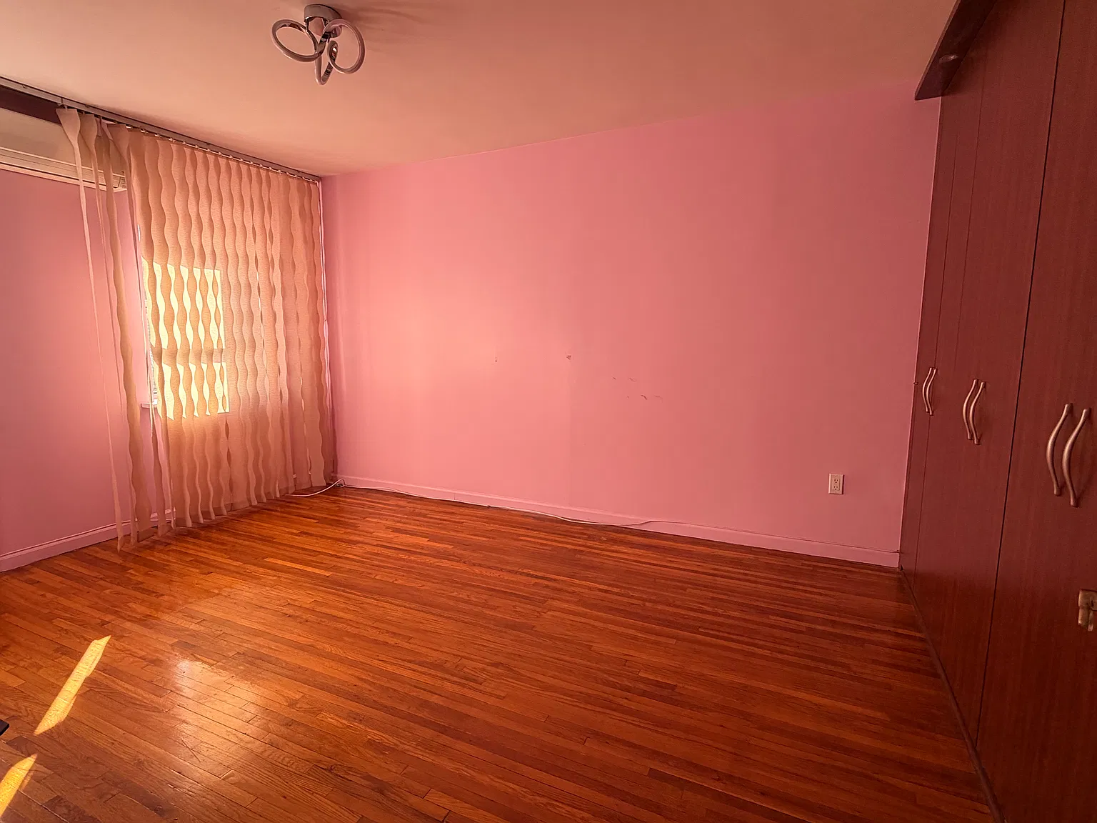 3 bed, 1500 sqft, $3,200 — Photo 3