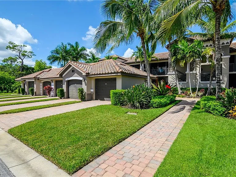 9832 Venezia Cir #1013 — Photo 4