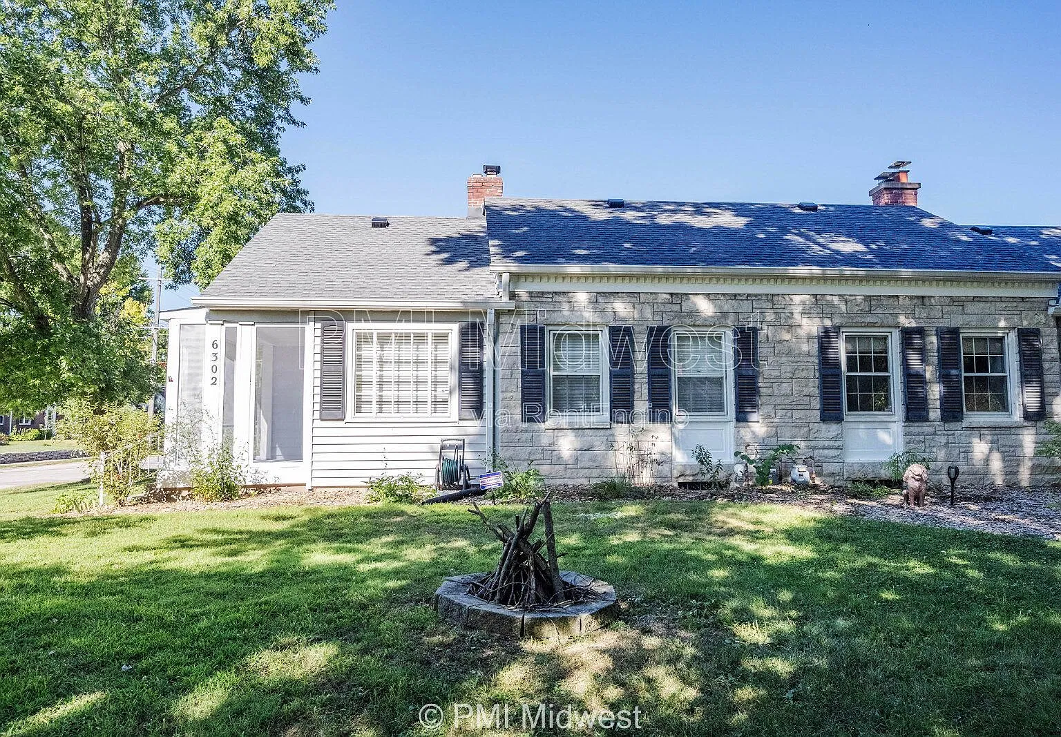 2 bed, 1.0 bath, 1044 sqft, $1,749 — Photo 3