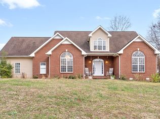 950 Old Mack Rd, Clarksville, TN 37040