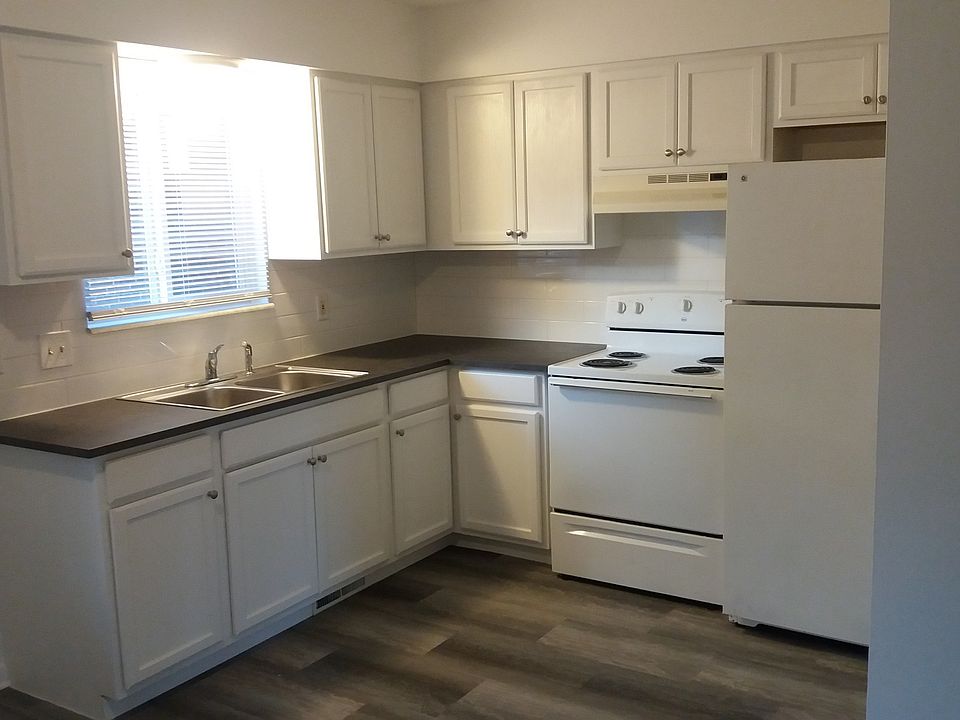1st image of 1733 Cromwell Dr APT 1