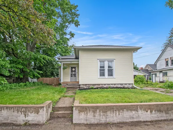 316 Harrison St, Grand Ledge, MI 48837