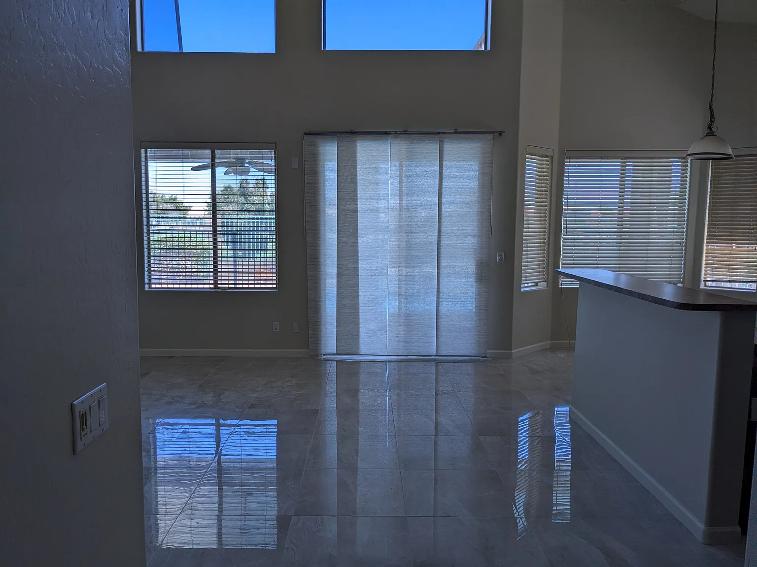 3 bed, 2800 sqft, $2,800 — Photo 4