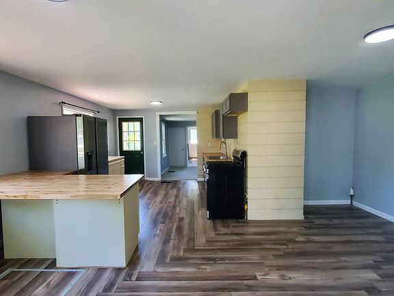 3rd image of 61 Burrstone Rd