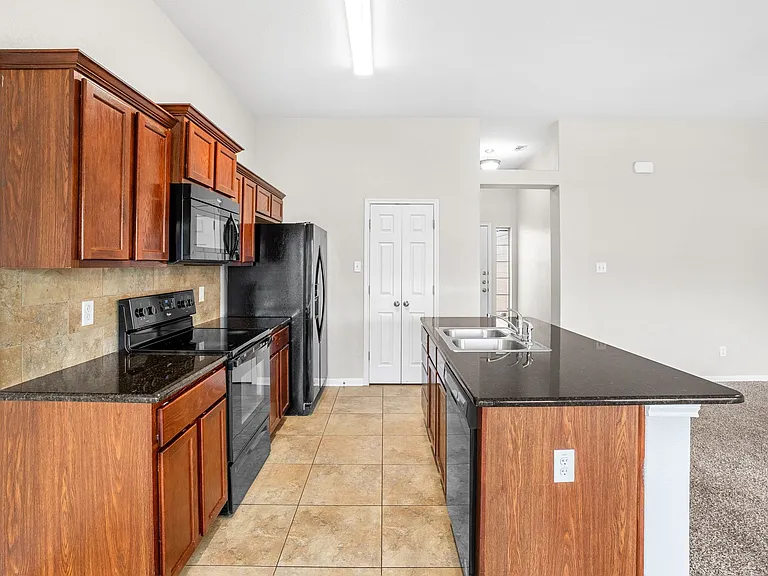 7925 Fieldstone Dr — Photo 10