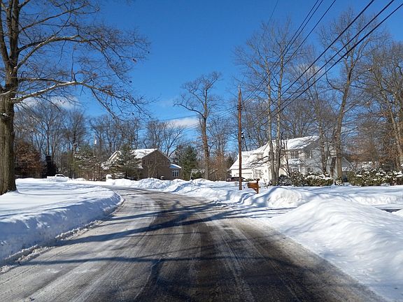 5th image of 594 Quarry Ln NE