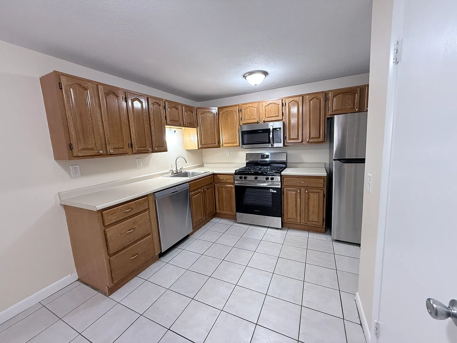 2 bed, $1,696 — Photo 2