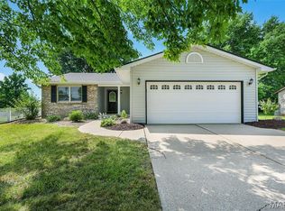 1016 Andra Dr, Maryville, IL