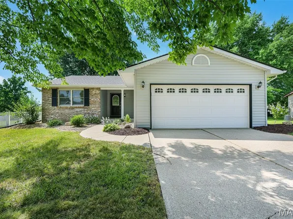 1016 Andra Dr, Maryville, IL 62062