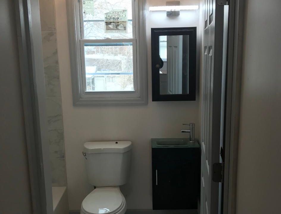 1st image of 61 Lake St #1