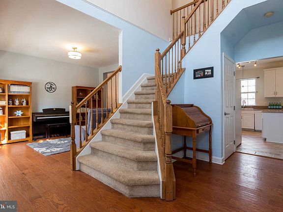 2nd image of 19204 Jamestown Dr