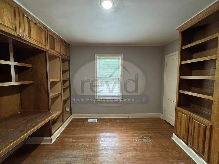 705 S Graham St — Photo 13