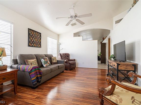 4th image of 7098 Knoll View Dr