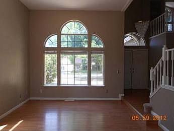 3rd image of 220 Camelot Dr
