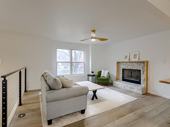 2nd image of 3823 Elmwood Ave