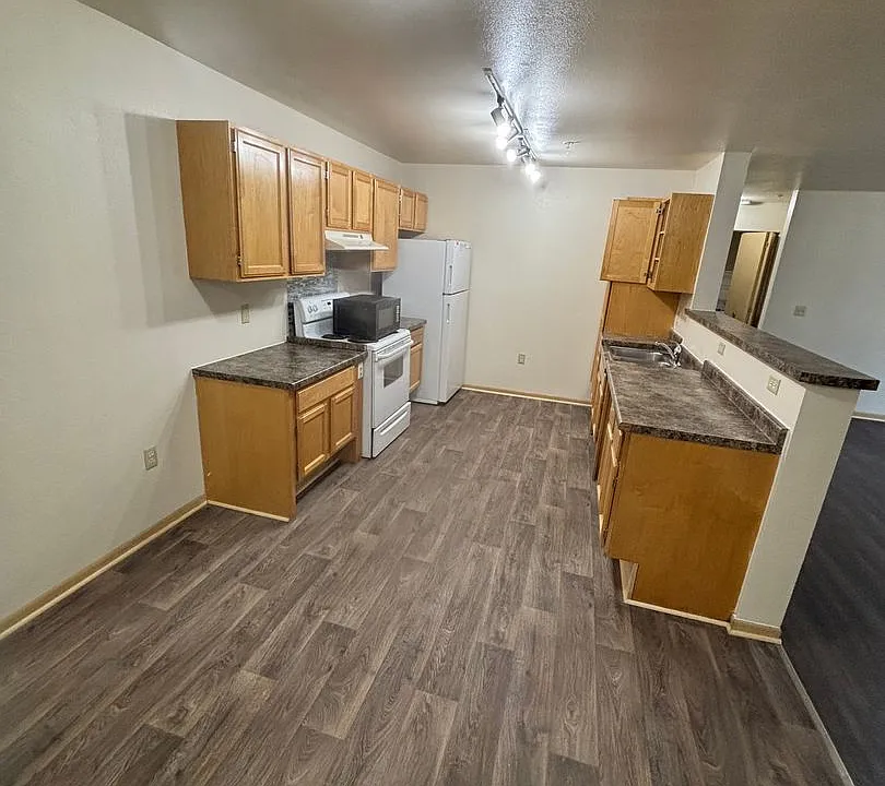 2708 W Center St