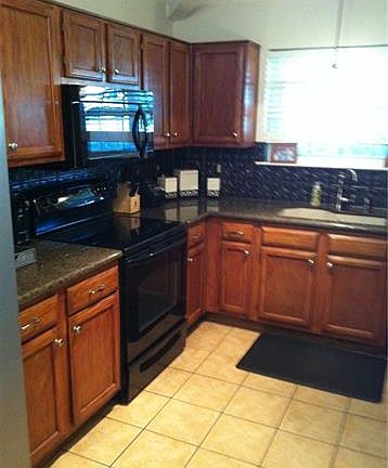 5th image of 922 Green Canyon Dr