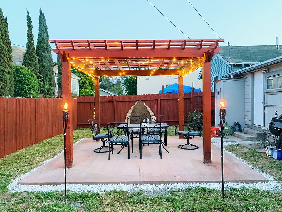 Large pergola suited for outdoor dinning/lounge area