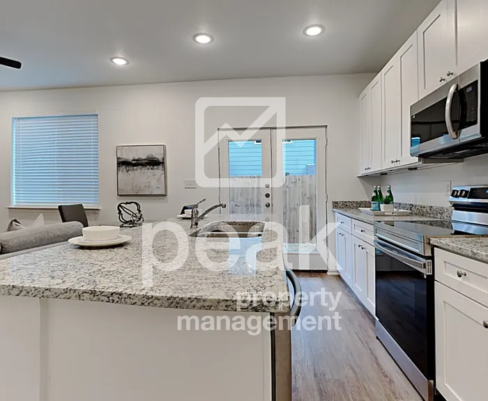 1501 Boxwood Ln — Photo 4