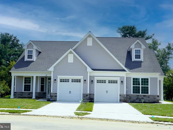 15 Redkist Dr, Mullica Hill, NJ 08062