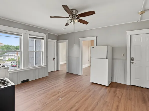 425-427 Wood Ave