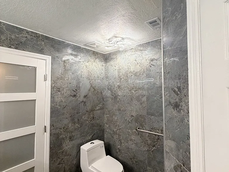 218 Ronaldale Ave — Photo 9