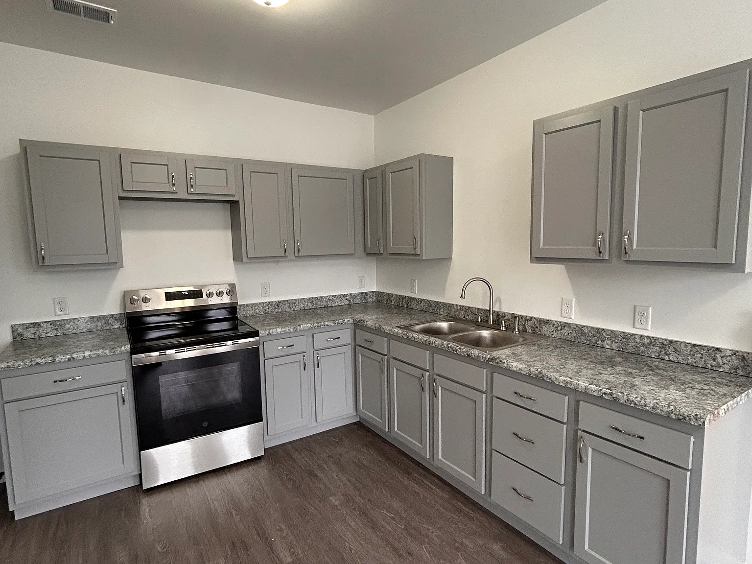 1 bed, $1,050 — Photo 3