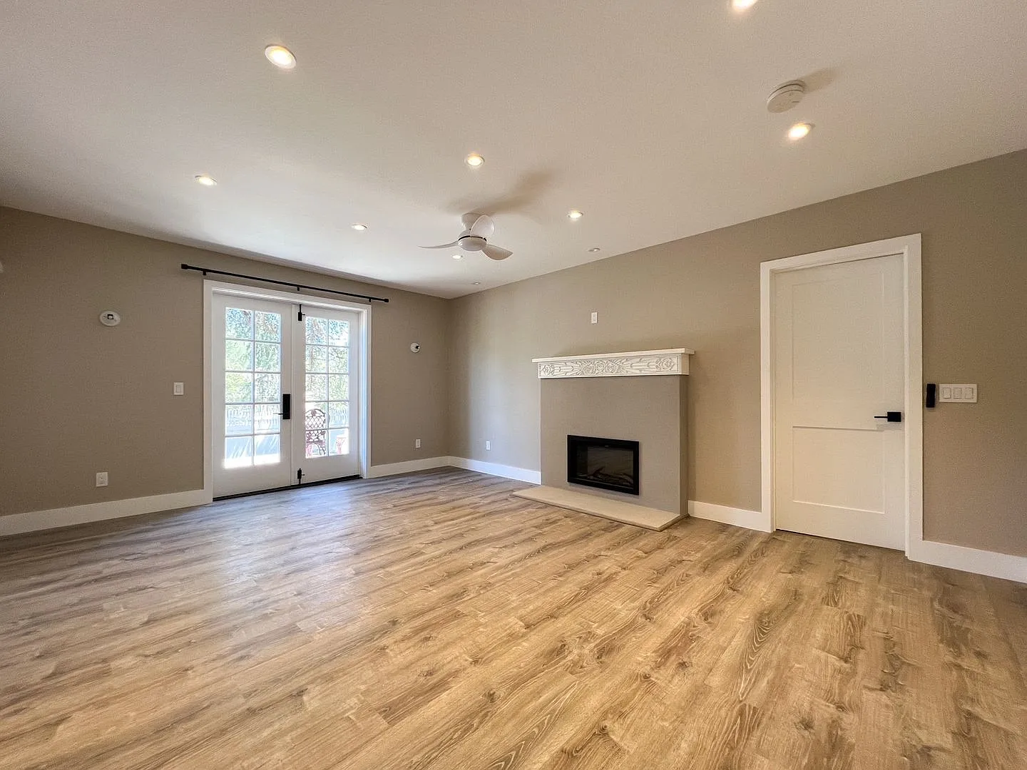 Beautifully Remodeled 1930 Historic Cottage in Alta Heights — Photo 4
