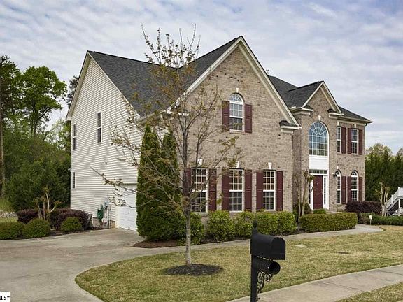 2nd image of 117 Hammett Pond Ct