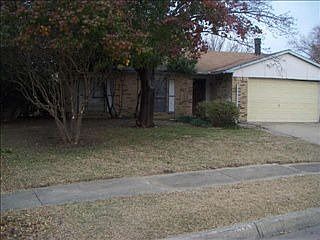 3rd image of 827 Lawndale Dr