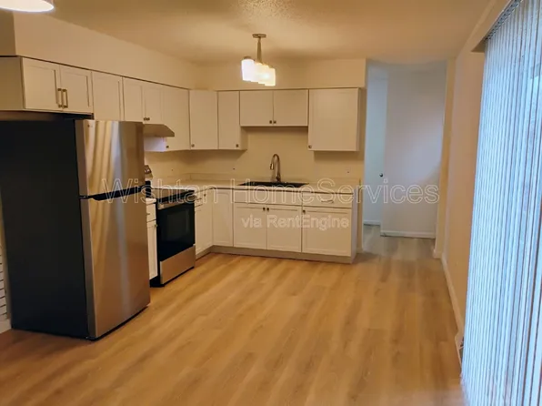 22 N 17th Ave, Canton, IL 61520