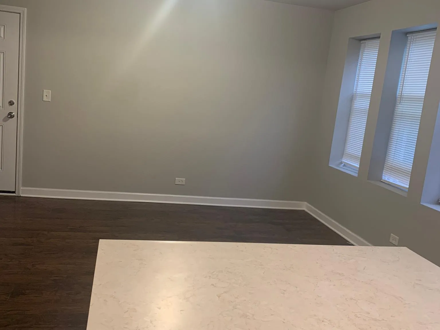 2 bed, 900 sqft, $1,600 — Photo 4