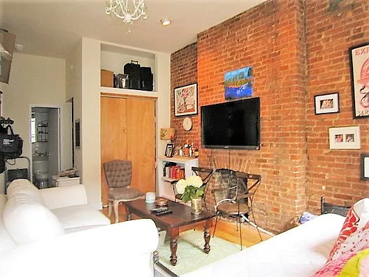 Rented by JK Dansar Corp | media 81