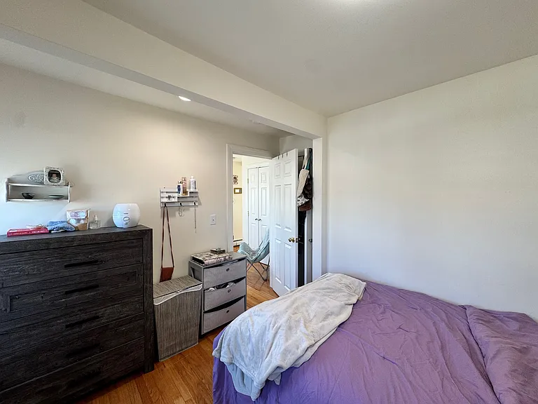 219 Albion St #2 — Photo 5