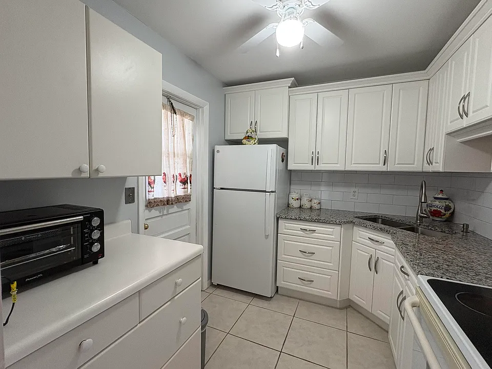 108 NE 20th Ave #206