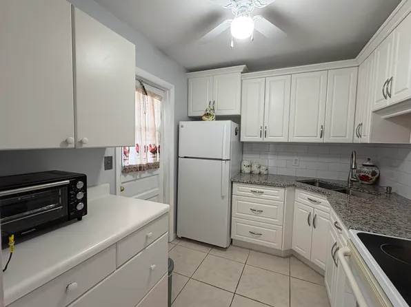 108 NE 20th Ave APT 206, Boynton Beach, FL 33435
